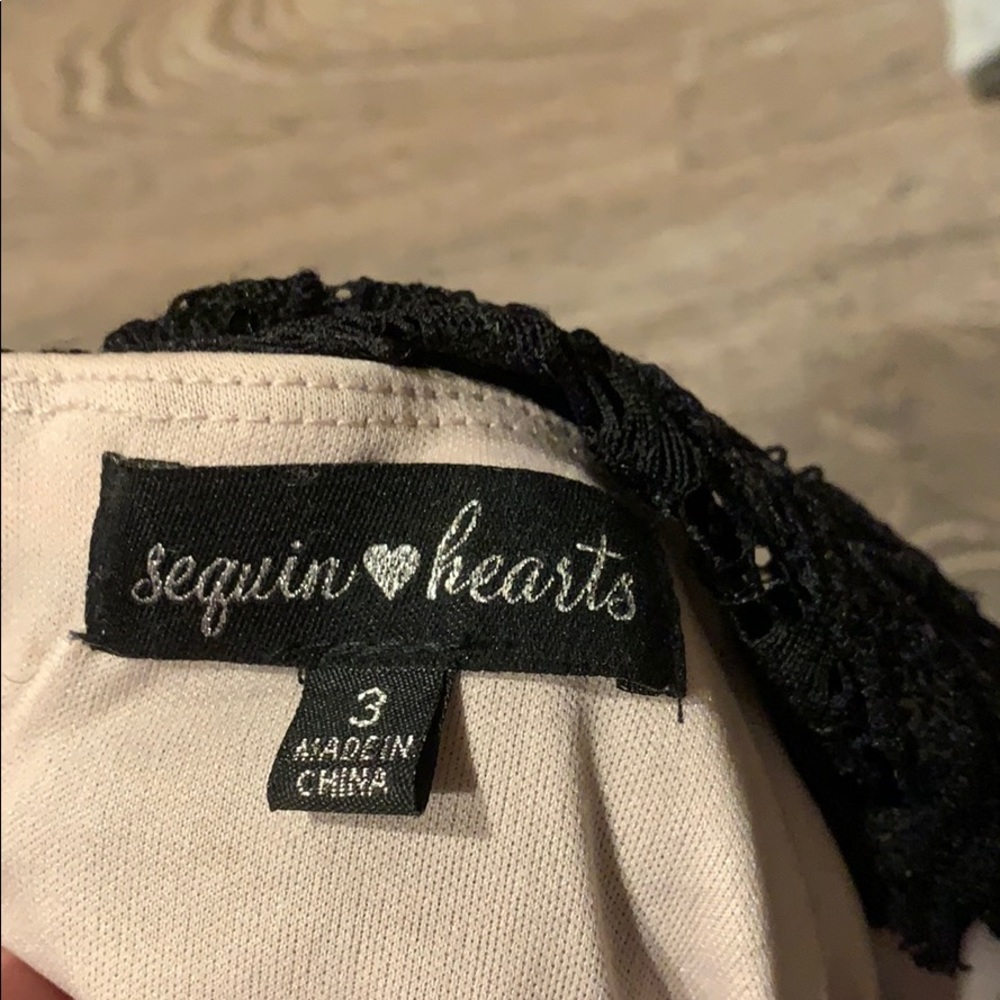 Dress - Picture 3 of 3